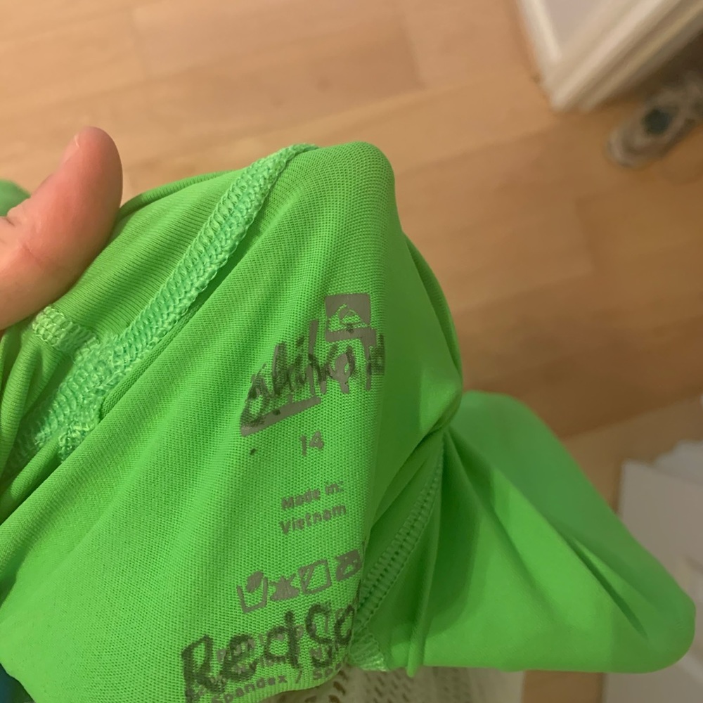 Quiksilver Rashguard 14 - Picture 2 of 5